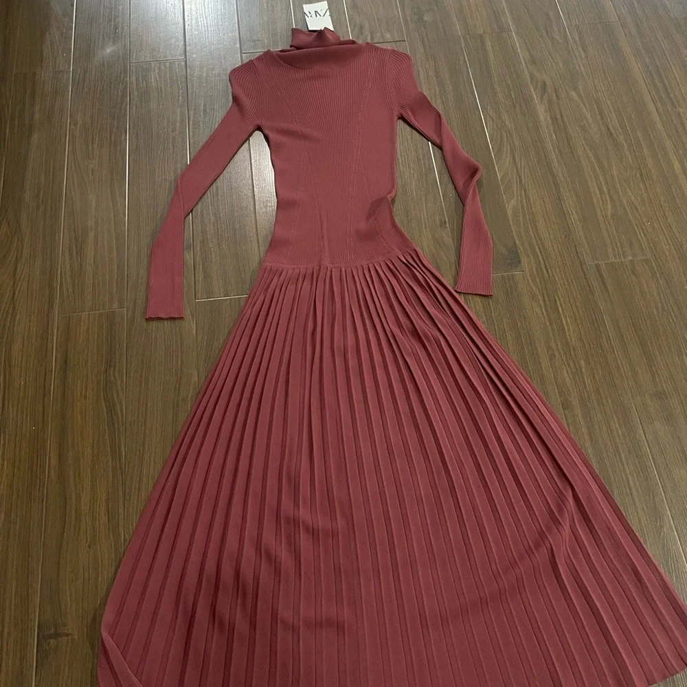 Zara Burgundy Long-Sleeve Pleated Dress - Picture 5 of 7